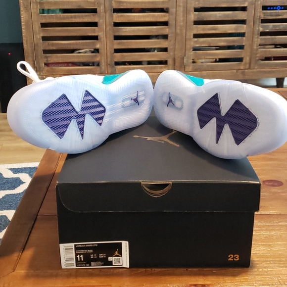 (NEW)JORDAN MAXS 270 - Picture 5 of 6